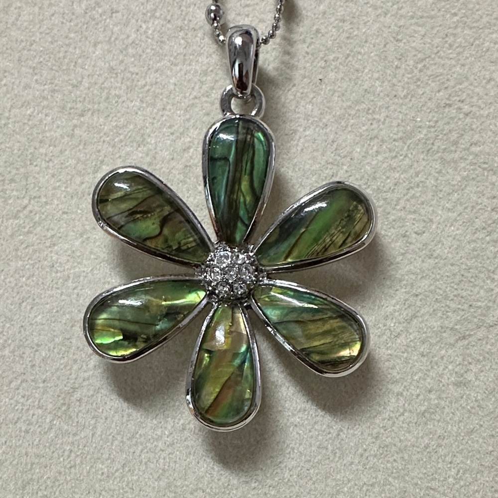 Lia Sophia Green Floral Pendant Necklace